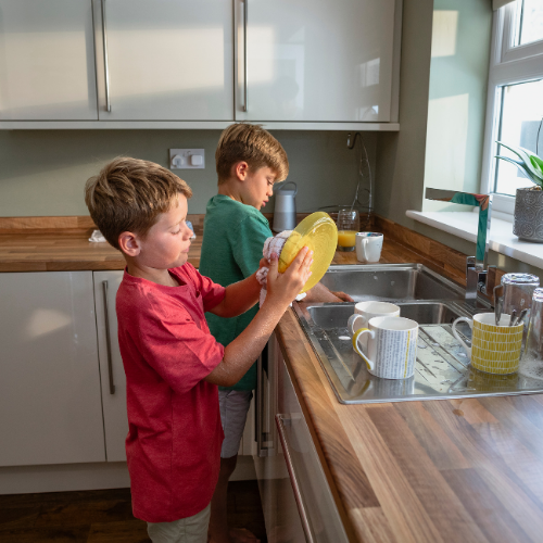 ÇOCUKLARDA SORUMLULUK BİLİNCİ NASIL GELİŞİR?